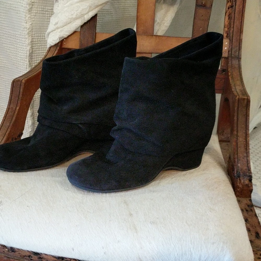 Black suede booties Gentle Souls